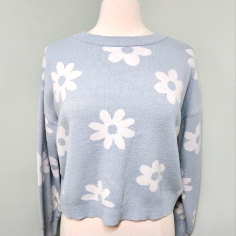 No Boundaries Flower Daisy Crewneck Sweater Sky Blue L